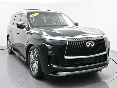 Used 2025 INFINITI QX80 Luxe w/ Exterior Package AWD/4WD image 2