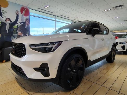 New 2026 Volvo XC40 B5 Ultra w/ Protection Package Premier image 6