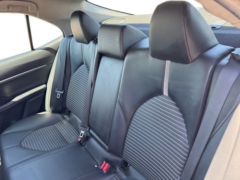 Used 2021 Toyota Camry SE FWD image 16