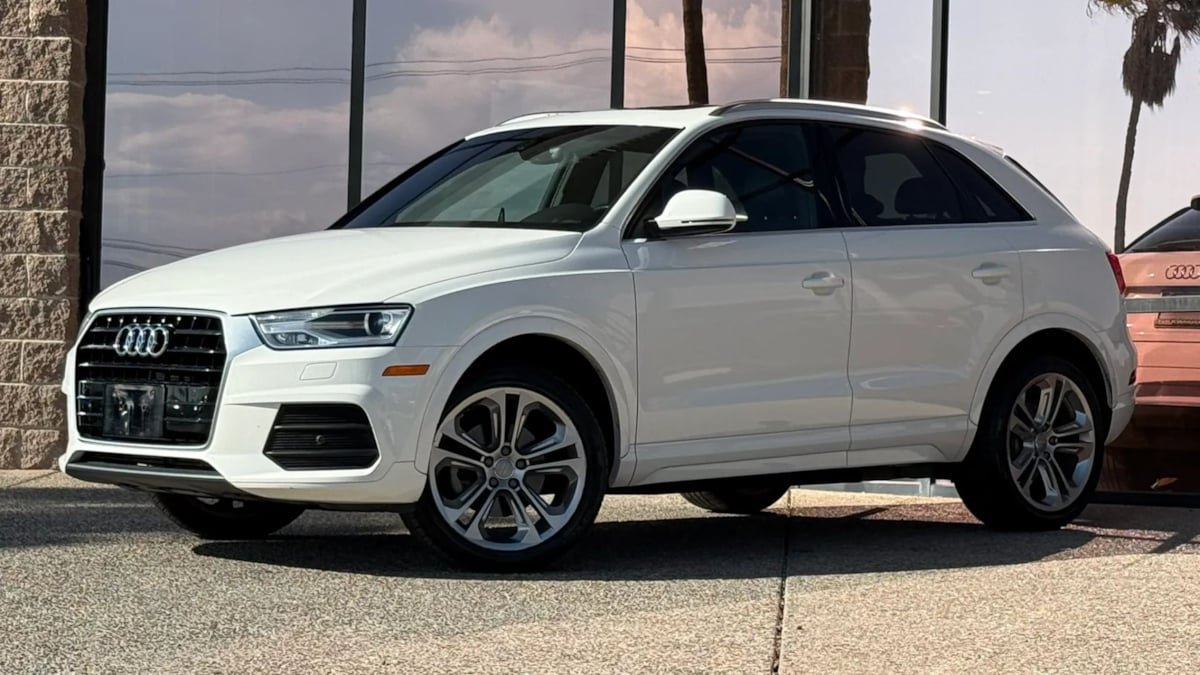 Used 2016 Audi Q3 2.0T Premium Plus w/ Technology Package FWD image 3