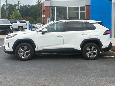 Used 2024 Toyota RAV4 XLE AWD/4WD image 2
