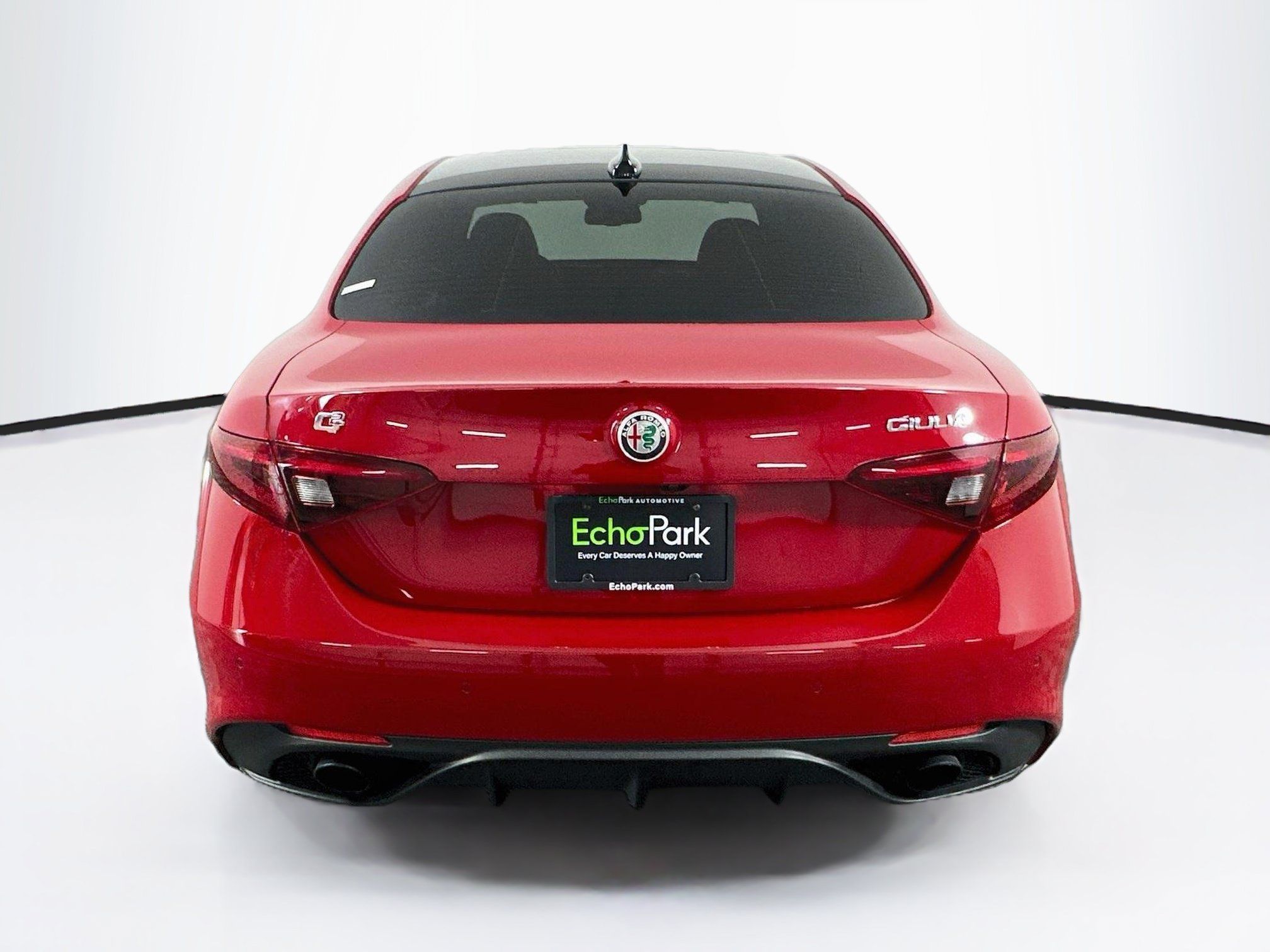 Used 2023 Alfa Romeo Giulia Veloce RWD image 7