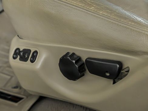 Used 2000 Ford F350 Lariat image 22