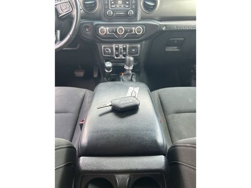 Used 2018 Jeep Wrangler Unlimited Sport S AWD/4WD image 7