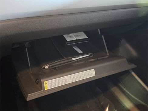 Used 2022 Volkswagen Passat 2.0T SE image 22