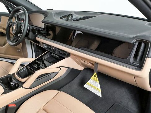 New 2026 Porsche Cayenne S image 25