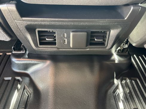 Used 2024 Chevrolet Silverado 1500 LT w/ Z71 Off-Road Package image 29