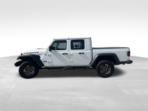 Used 2025 Jeep Gladiator Mojave w/ Convenience Group AWD/4WD image 3