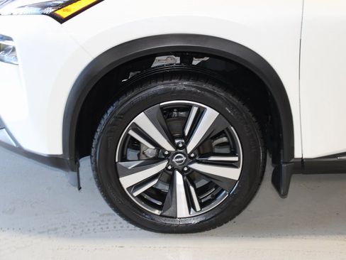 Used 2023 Nissan Rogue SL image 6