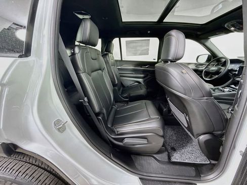 New 2026 Jeep Grand Cherokee L Limited AWD/4WD image 29