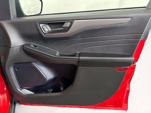 Used 2024 Ford Escape Active image 32