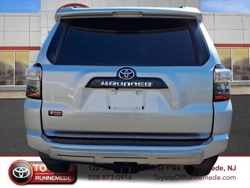 Used 2022 Toyota 4Runner TRD Off-Road AWD/4WD image 8