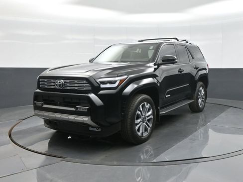 Certified 2025 Toyota 4Runner Limited AWD/4WD image 3
