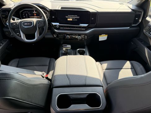 New 2026 GMC Sierra 1500 SLT image 10