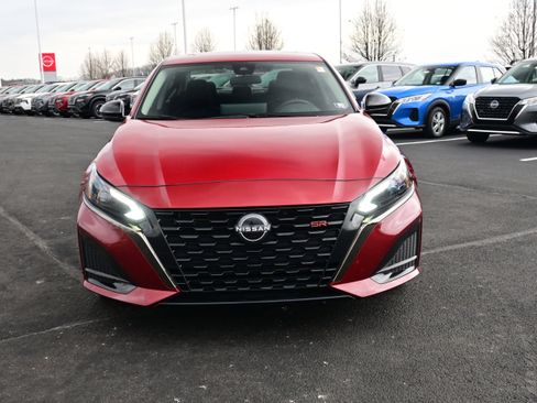 Certified 2023 Nissan Altima 2.5 SR w/ SR Premium Package image 3