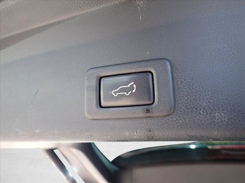 Used 2019 Subaru Ascent Premium AWD/4WD image 9