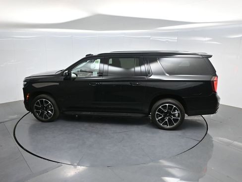 Used 2025 Chevrolet Suburban RST AWD/4WD image 54