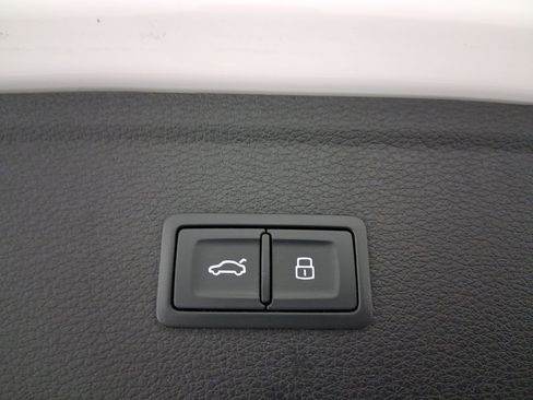 Used 2023 Audi Q5 2.0T Premium w/ Convenience Package image 27