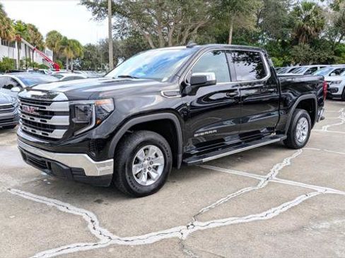 Used 2024 GMC Sierra 1500 SLE image 2