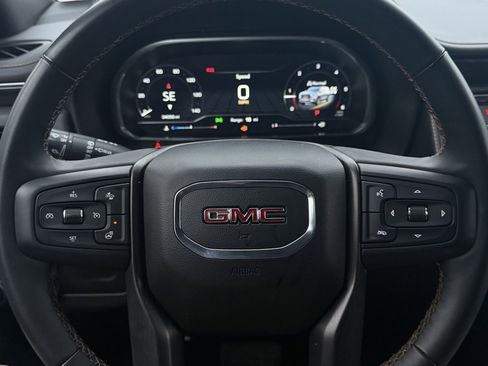 Used 2023 GMC Yukon AT4 image 32