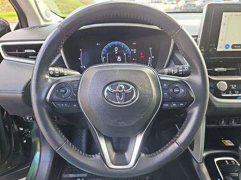 Used 2023 Toyota Corolla Cross XLE image 20