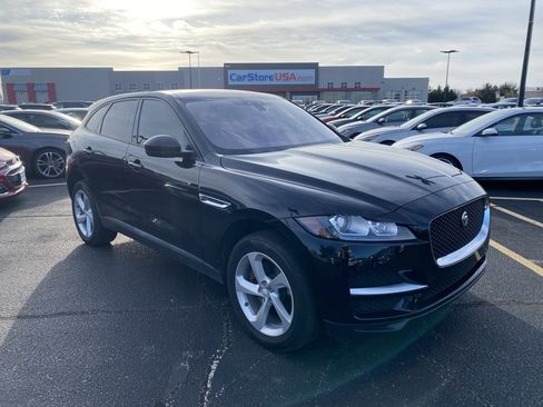 Used 2017 Jaguar F-PACE Premium image 1