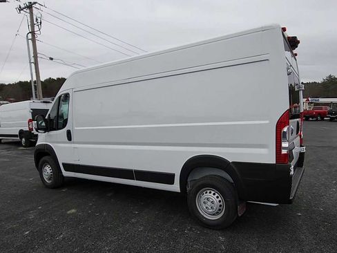 New 2024 RAM ProMaster 2500 w/ Convenience Group image 6