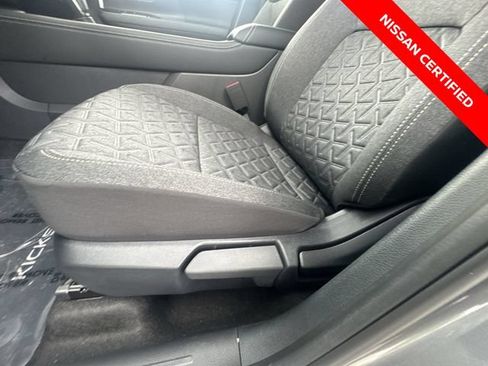 Used 2025 Nissan Kicks SV AWD/4WD image 12