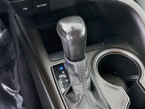Used 2021 Toyota Camry SE FWD image 20