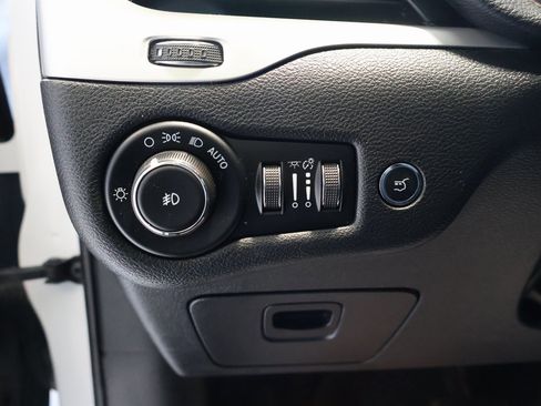 Used 2018 Jeep Cherokee Trailhawk w/ Comfort/Convenience Group image 12