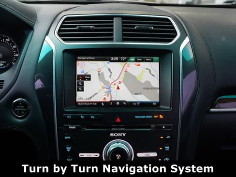 Used 2016 Ford Explorer Platinum image 30