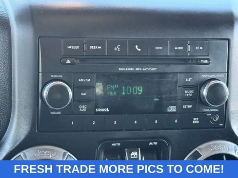 Used 2018 Jeep Wrangler Unlimited Sport AWD/4WD image 16