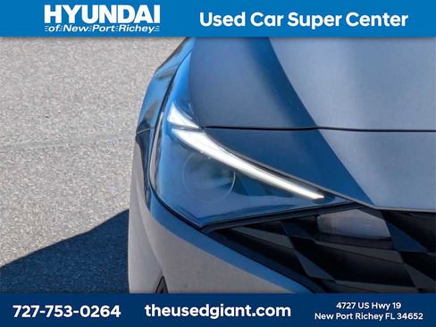 Used 2023 Hyundai Elantra SEL w/ Preferred Accessory Package image 9