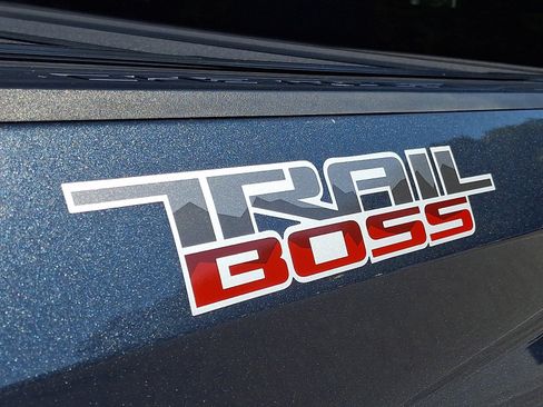 Used 2019 Chevrolet Silverado 1500 LT Trail Boss AWD/4WD image 32