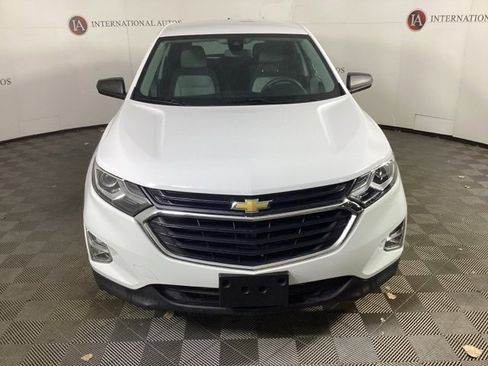 Used 2020 Chevrolet Equinox LS w/ LS Convenience Package image 2