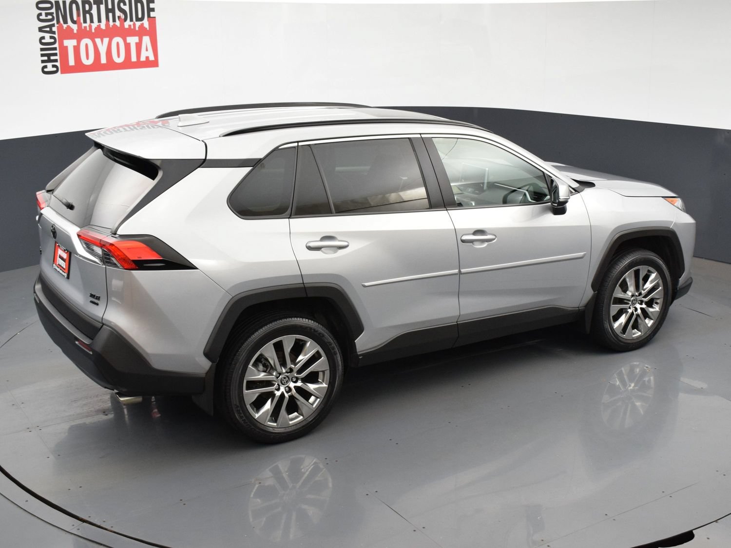 Used 2021 Toyota RAV4 XLE Premium AWD/4WD image 24