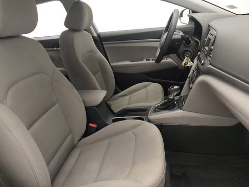 Used 2017 Hyundai Elantra SE image 21