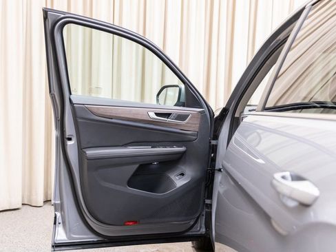 New 2026 Volkswagen Atlas SEL image 8