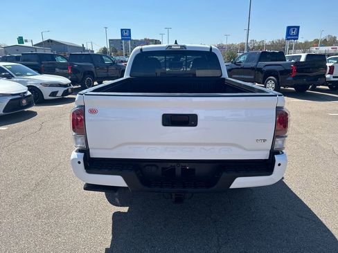 Used 2023 Toyota Tacoma TRD Sport w/ Technology Package AWD/4WD image 6