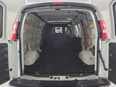 Used 2018 GMC Savana 2500 w/ Driver Convenience Package image 7