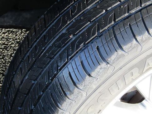 Used 2020 Ford Explorer XLT w/ Equipment Group 202A image 8