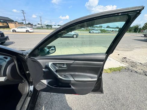 Used 2016 Nissan Altima 2.5 SR FWD image 19