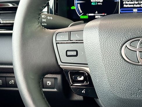 Used 2025 Toyota Camry XSE image 11