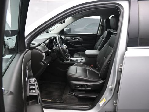 Used 2019 Chevrolet Traverse LT w/ LT Premium Package AWD/4WD image 13