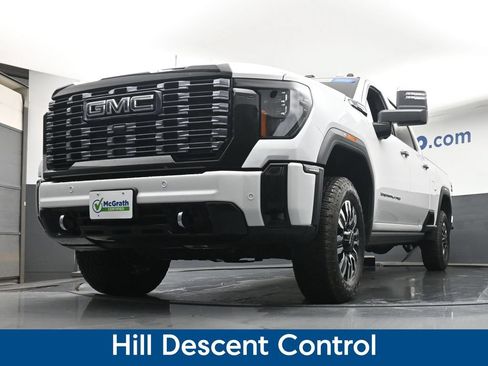 Used 2025 GMC Sierra 3500 Denali Ultimate AWD/4WD image 8