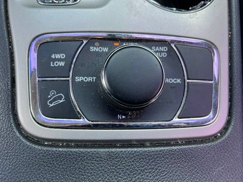 Used 2012 Jeep Grand Cherokee Limited w/ Trailer Tow Group IV AWD/4WD image 21