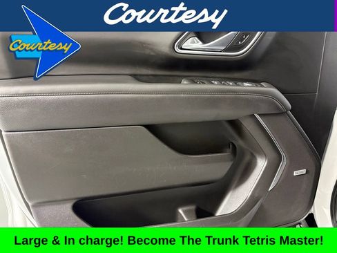 Used 2023 Chevrolet Suburban Premier image 14