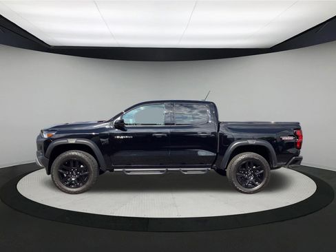 Used 2023 Chevrolet Colorado Trail Boss w/ Advanced Trailering Package AWD/4WD image 5