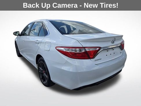 Used 2017 Toyota Camry SE image 6