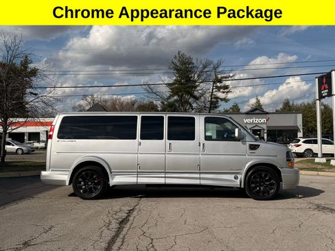 Used 2023 Chevrolet Express 2500 Extended RWD image 6